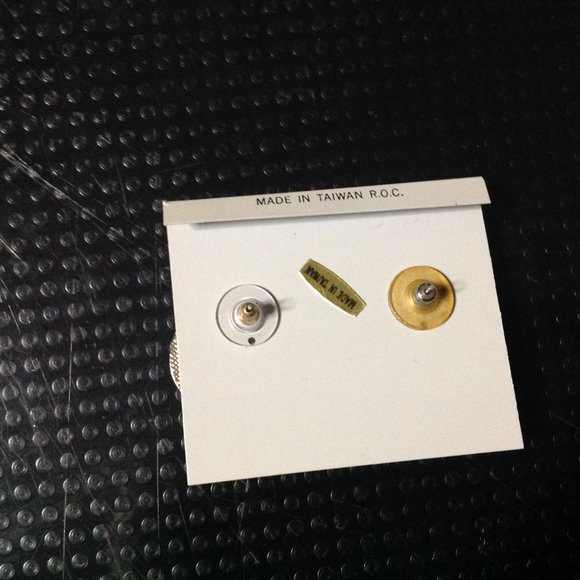 Vintage Tiger Eye & Mother of Pearl Pierced Earrings - Picture 3 of 4